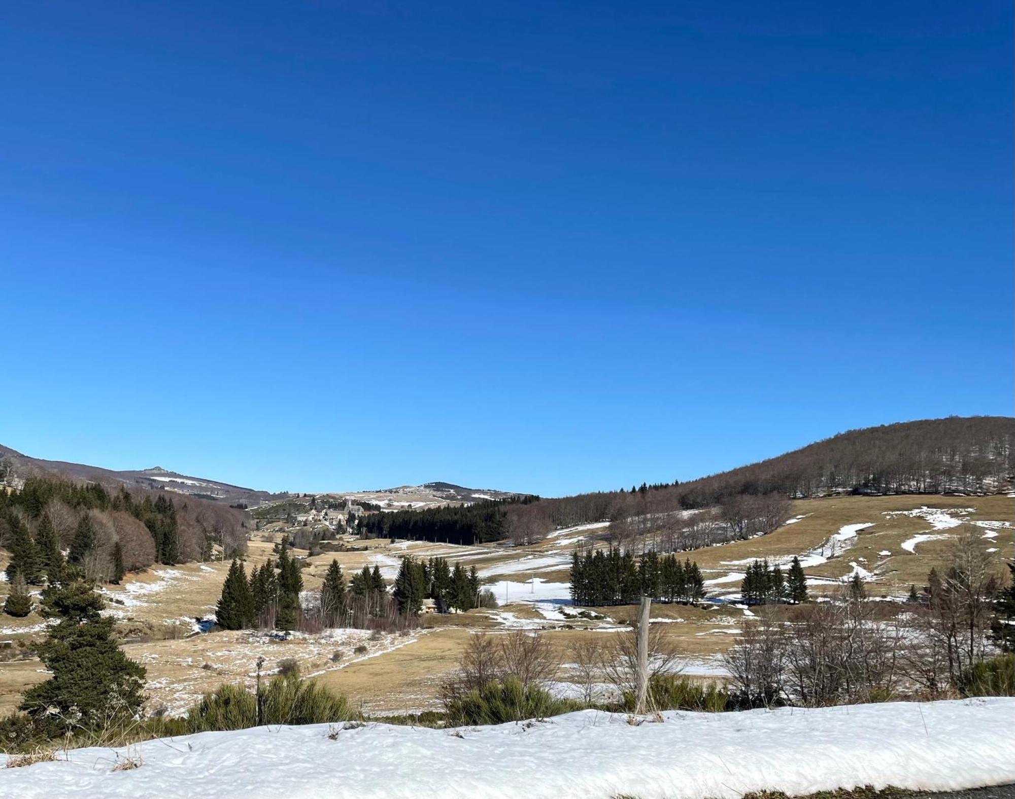 Gite De La Cigale Burzet Bagian luar foto