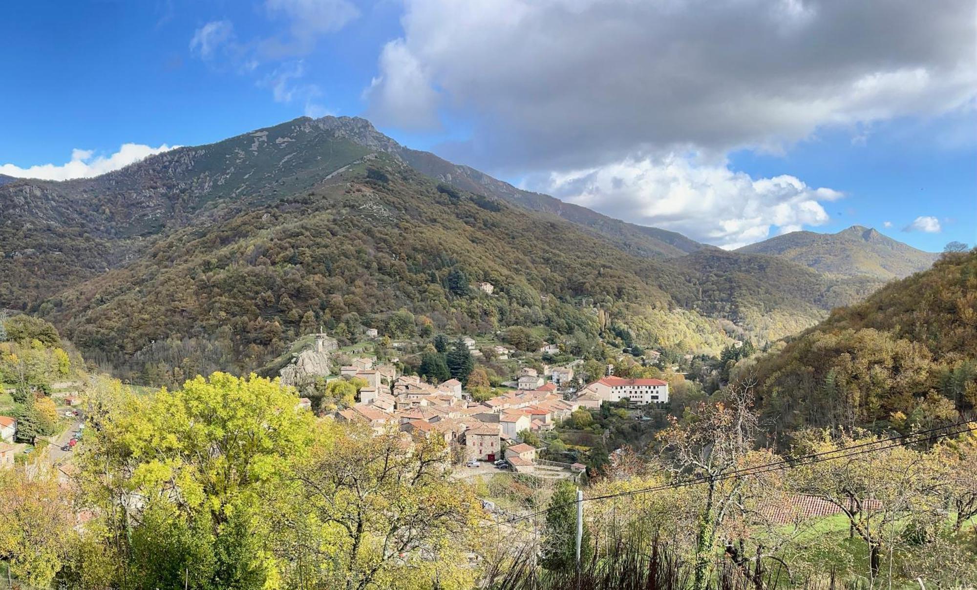 Gite De La Cigale Burzet Bagian luar foto