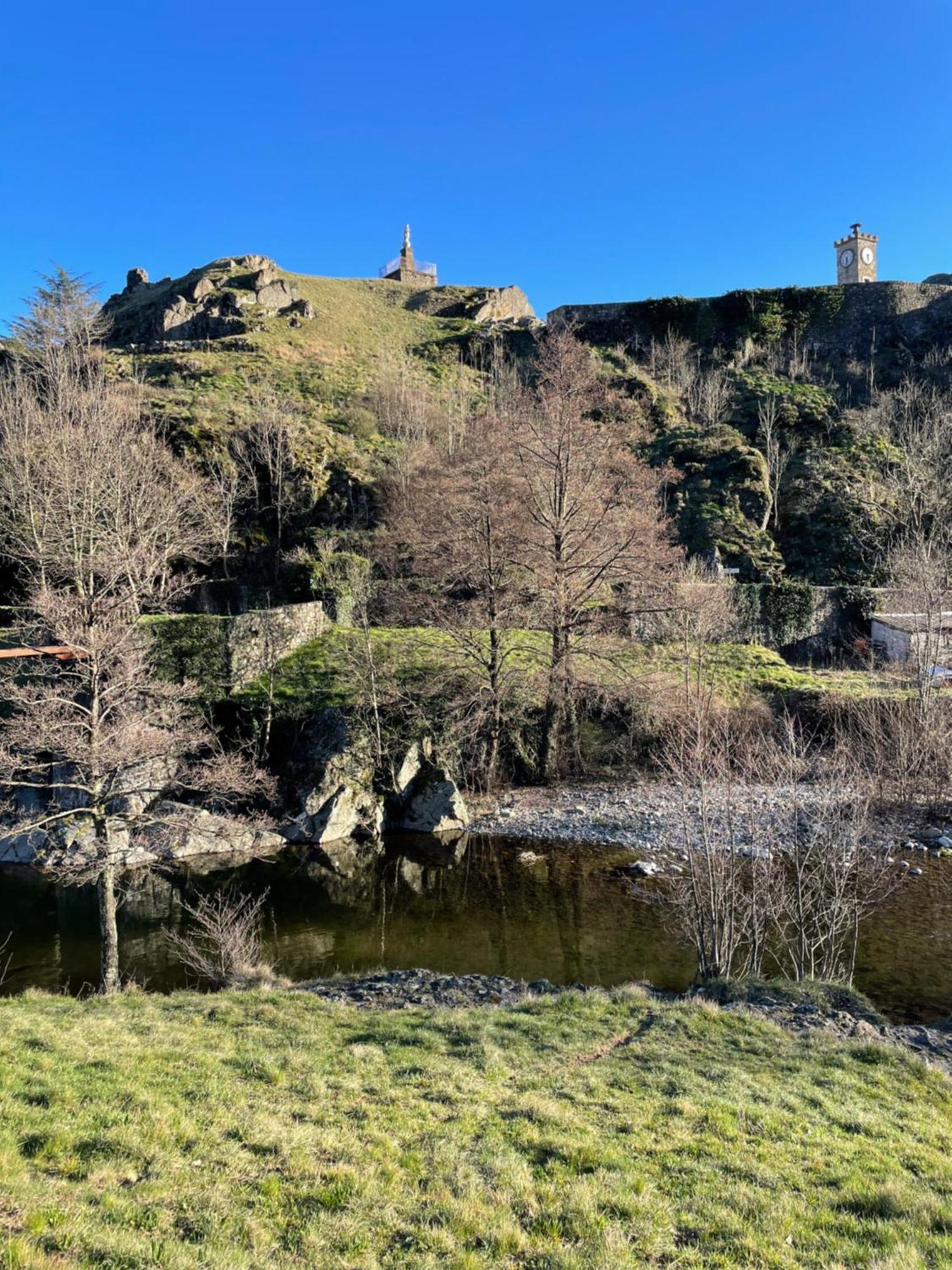 Gite De La Cigale Burzet Bagian luar foto