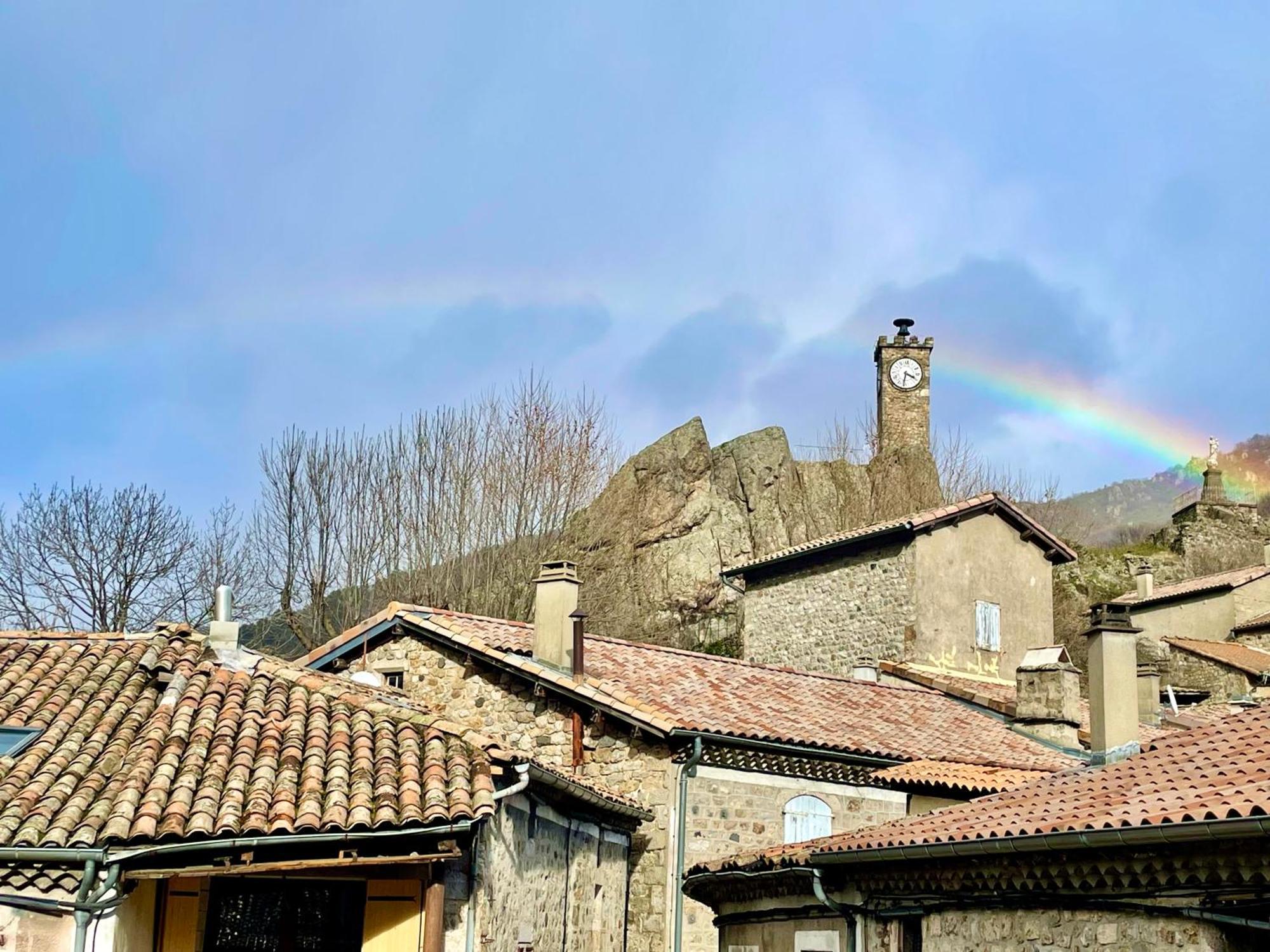 Gite De La Cigale Burzet Bagian luar foto