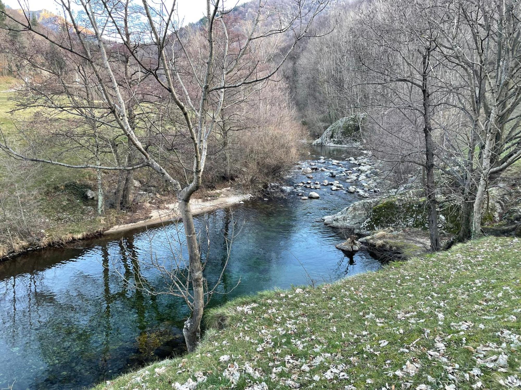 Gite De La Cigale Burzet Bagian luar foto